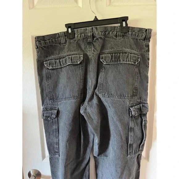 Vintage Wrangler Black Rivet Cargo Jeans Size 38x30 - Picture 6 of 8